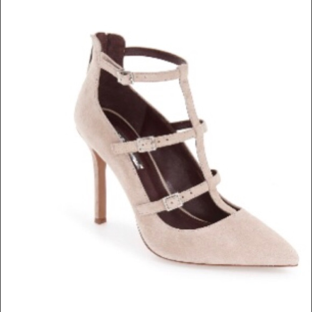 BCBG NEVER WORN nude heels
